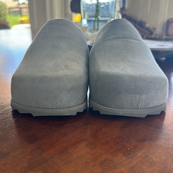 Yume Yume gray truck slides -size 37 - Picture 7 of 7